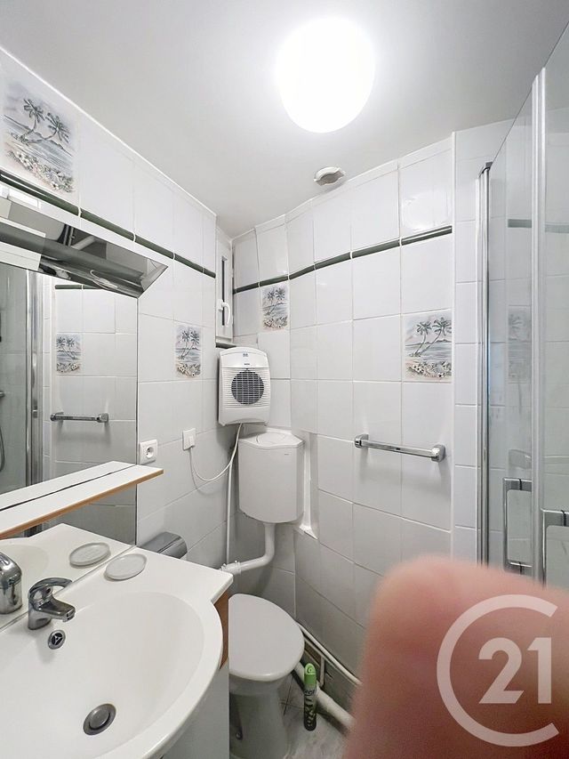 Appartement F2 &agrave; louer - 2 pi&egrave;ces - 31,59 m2 - Paris - 75010 - ILE-DE-FRANCE