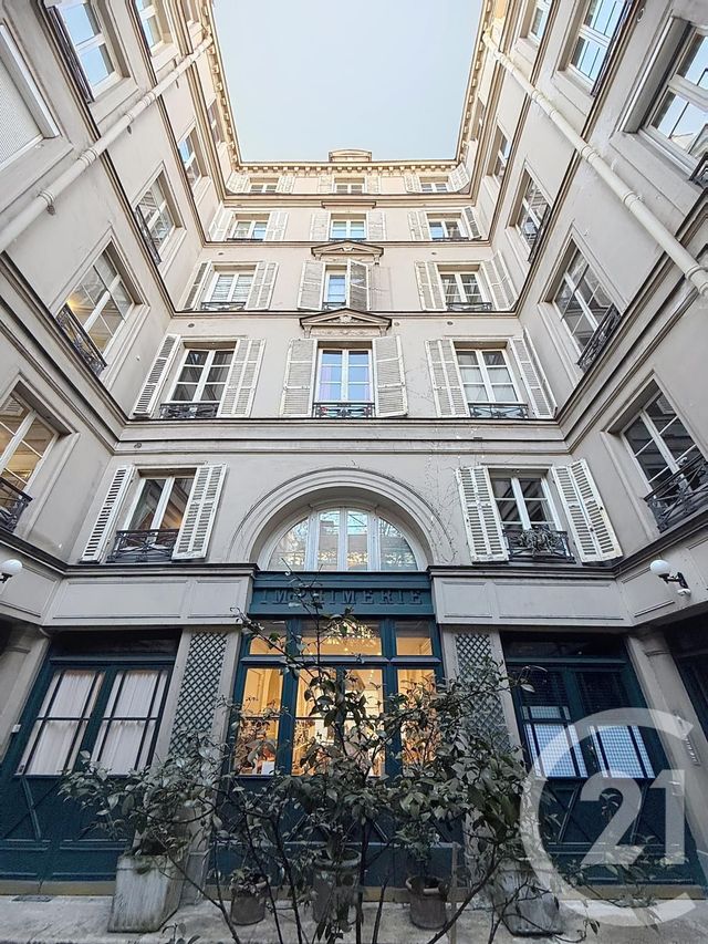 Appartement Local &agrave; vendre - 4 pi&egrave;ces - 100,10 m2 - Paris - 75010 - ILE-DE-FRANCE