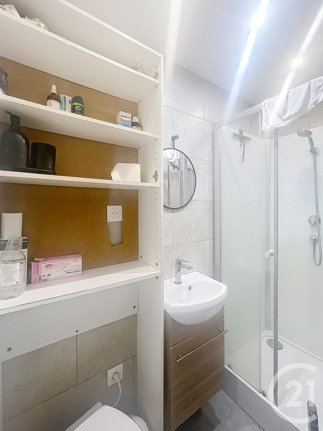 Appartement Studio &agrave; vendre - 1 pi&egrave;ce - 11,30 m2 - Paris - 75010 - ILE-DE-FRANCE