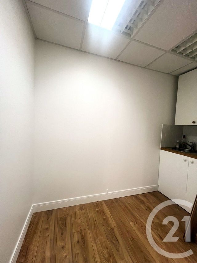 Appartement Local &agrave; louer - 1 pi&egrave;ce - 23 m2 - Paris - 75010 - ILE-DE-FRANCE