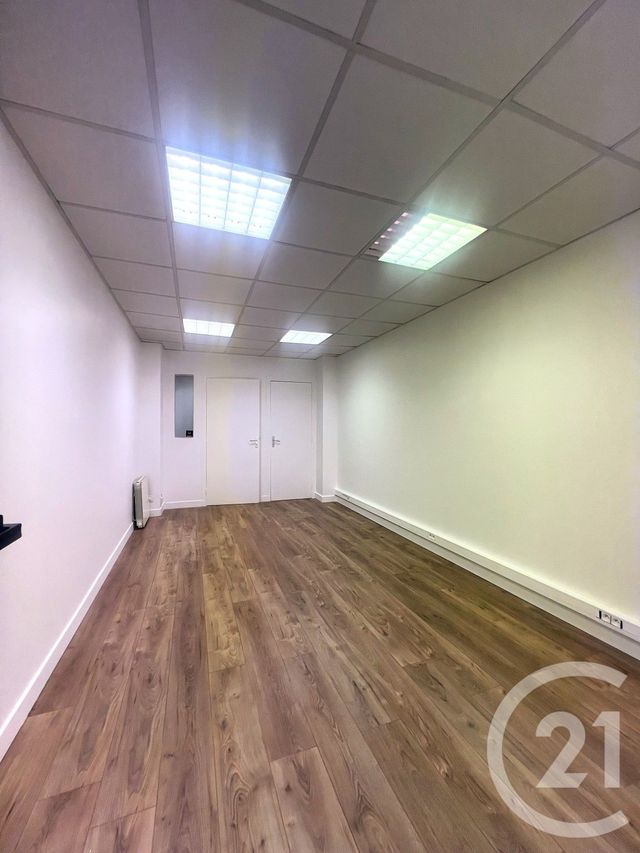 Appartement Local &agrave; louer - 1 pi&egrave;ce - 23 m2 - Paris - 75010 - ILE-DE-FRANCE