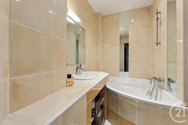 Appartement F3 à vendre - 3 pièces - 72,08 m2 - Paris - 75019 - ILE-DE-FRANCE