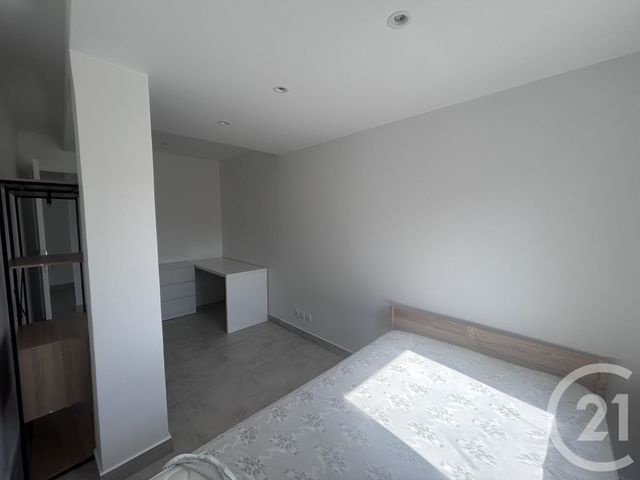 Appartement F1 &agrave; louer - 1 pi&egrave;ce - 13 m2 - Ivry Sur Seine - 94 - ILE-DE-FRANCE