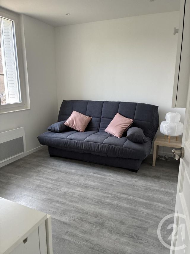 Appartement T1 &agrave; louer - 1 pi&egrave;ce - 19 m2 - Sucy En Brie - 94 - ILE-DE-FRANCE