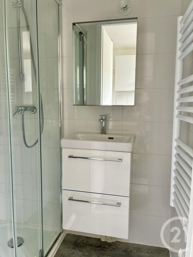 Appartement T1 &agrave; louer - 1 pi&egrave;ce - 19 m2 - Sucy En Brie - 94 - ILE-DE-FRANCE