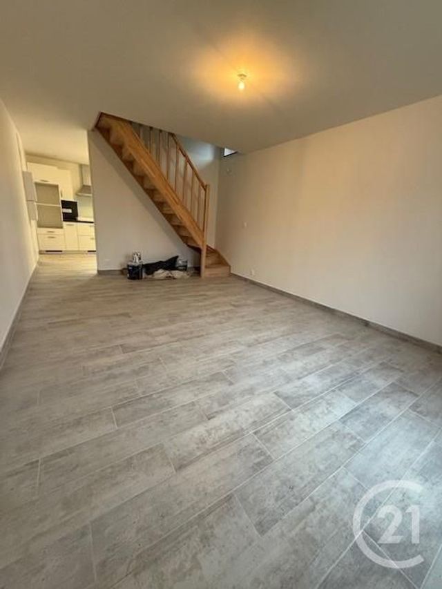 Appartement &agrave; louer - 4 pi&egrave;ces - 100,54 m2 - Mouroux - 77 - ILE-DE-FRANCE