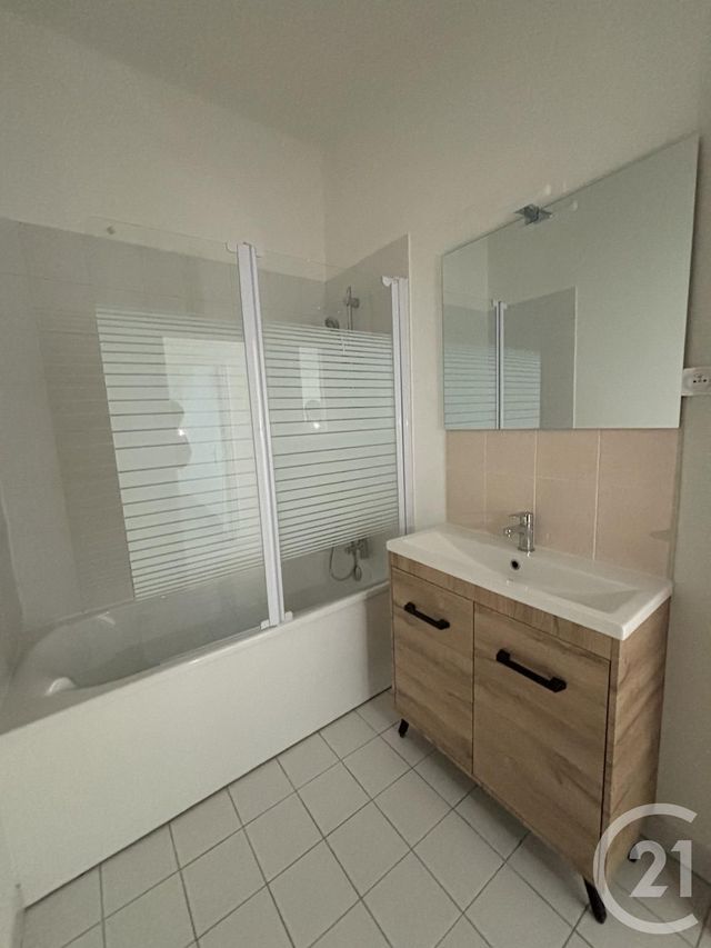 Appartement F3 &agrave; louer - 3 pi&egrave;ces - 72,84 m2 - Coulommiers - 77 - ILE-DE-FRANCE