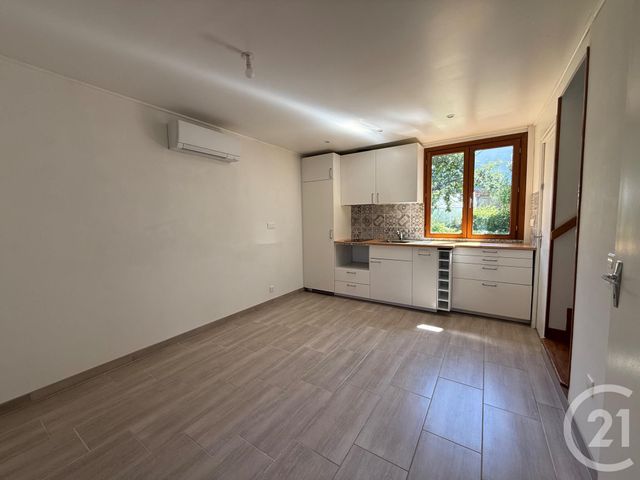 Maison &agrave; louer - 2 pi&egrave;ces - 28,02 m2 - St Remy La Vanne - 77 - ILE-DE-FRANCE