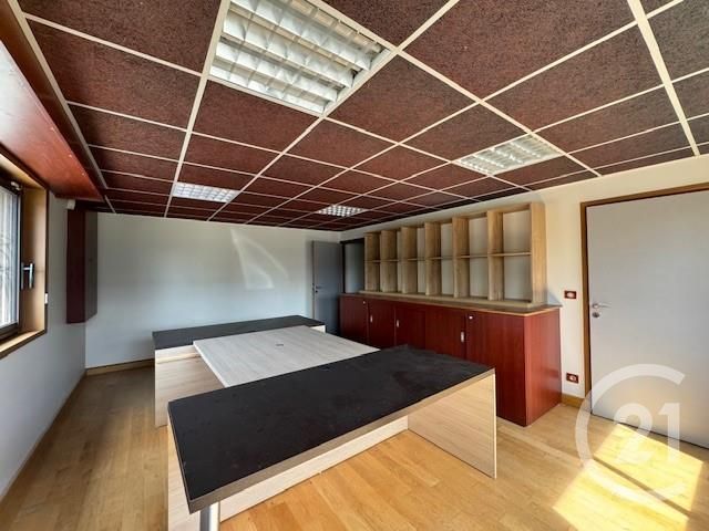 Local commercial à louer - 900.0 m2 - 77 - Seine-et-Marne