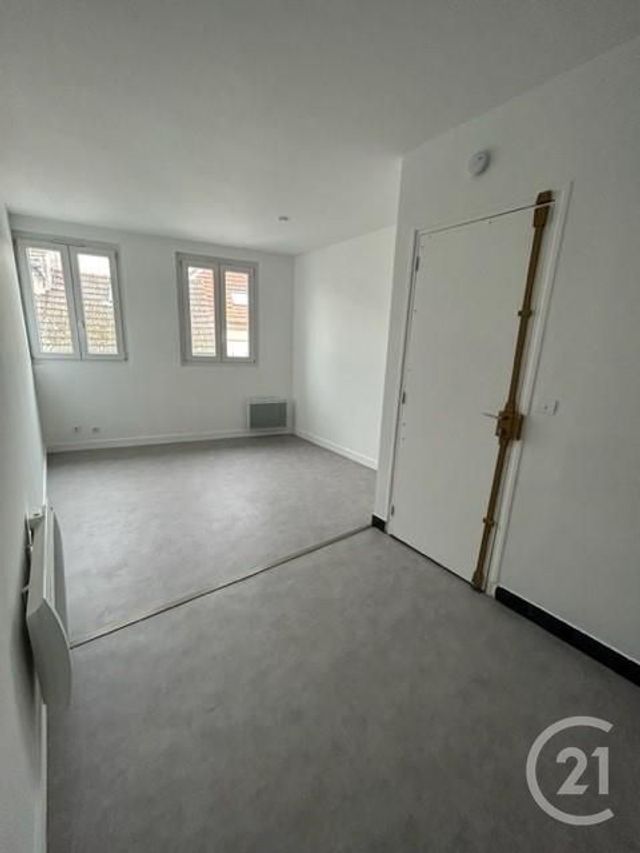 Appartement Studio &agrave; louer - 1 pi&egrave;ce - 25,10 m2 - La Ferte Sous Jouarre - 77 - ILE-DE-FRANCE