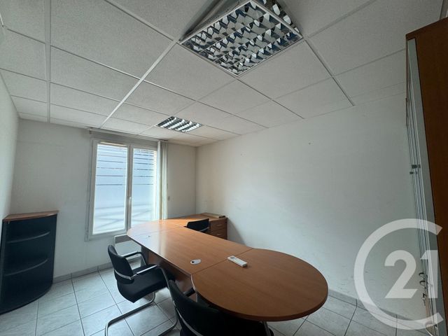 Local commercial à louer - 263.0 m2 - 77 - Seine-et-Marne