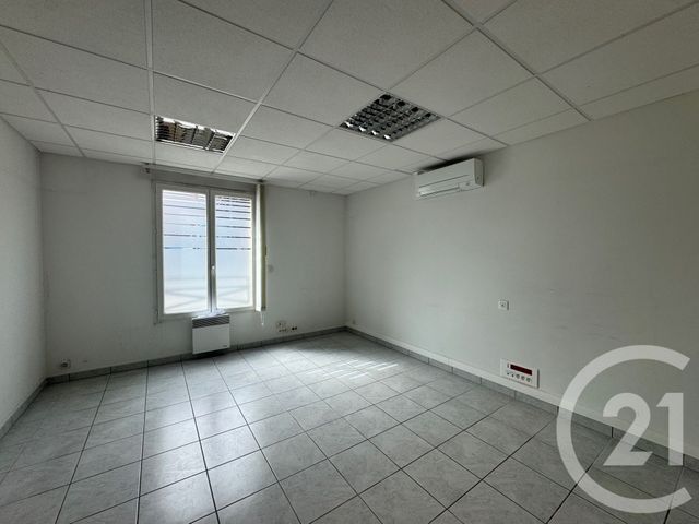 Local commercial à louer - 263.0 m2 - 77 - Seine-et-Marne