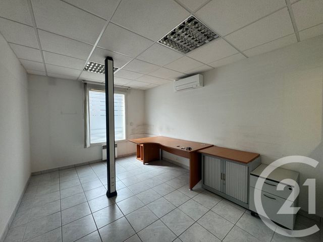Local commercial à louer - 263.0 m2 - 77 - Seine-et-Marne