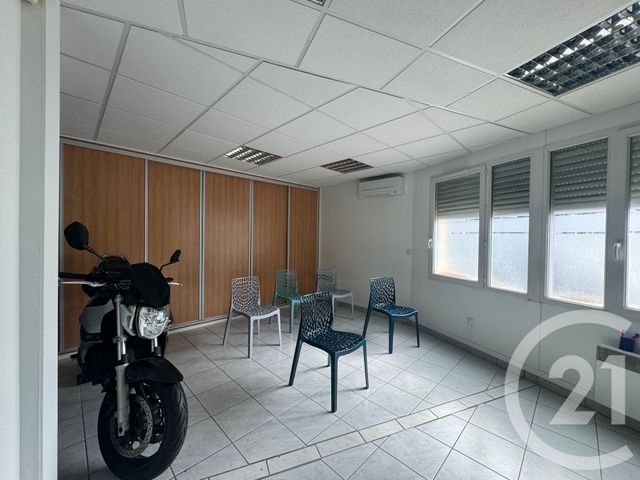 Local commercial à louer - 263.0 m2 - 77 - Seine-et-Marne
