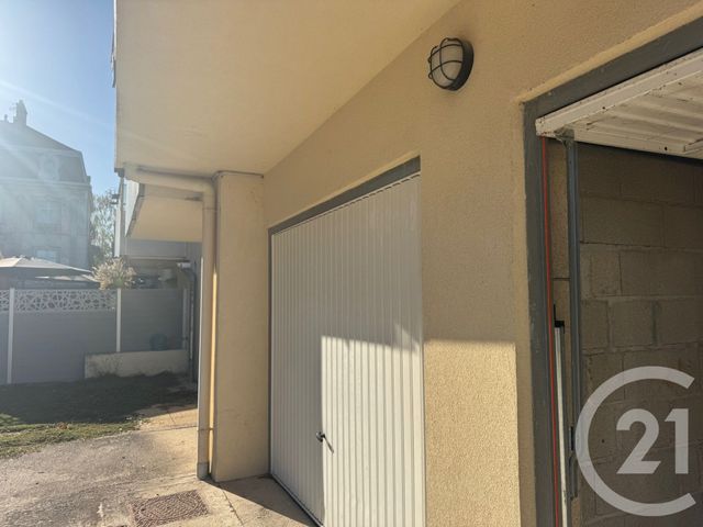 parking - COULOMMIERS - 77