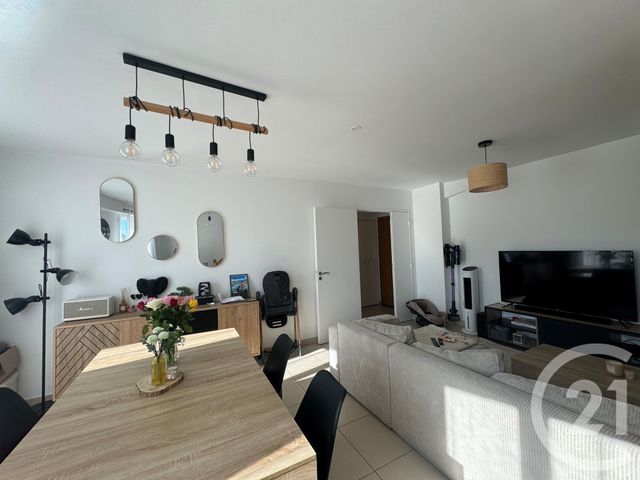 Appartement F3 &agrave; louer - 3 pi&egrave;ces - 65 m2 - Coulommiers - 77 - ILE-DE-FRANCE