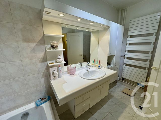 Appartement F6 à vendre - 6 pièces - 111,69 m2 - Avon - 77 - ILE-DE-FRANCE