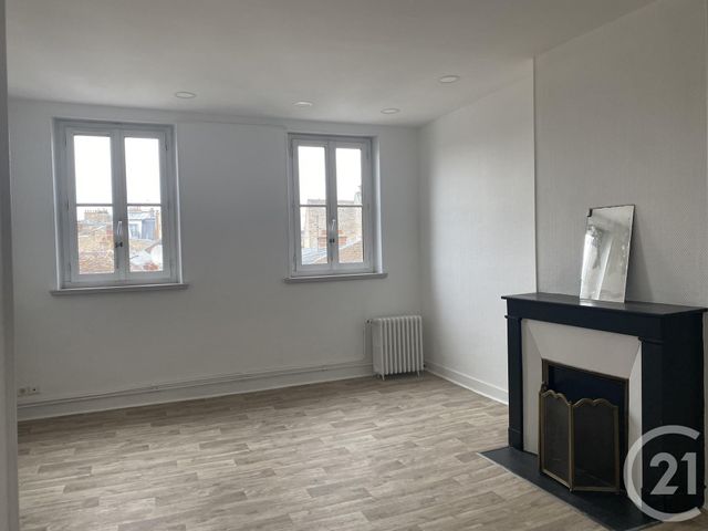 Appartement à louer - 2 pièces - 56 m2 - Fontainebleau - 77 - ILE-DE-FRANCE