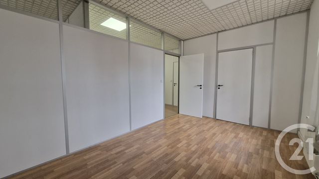 Bureaux à louer - 83.92 m2 - 77 - Seine-et-Marne
