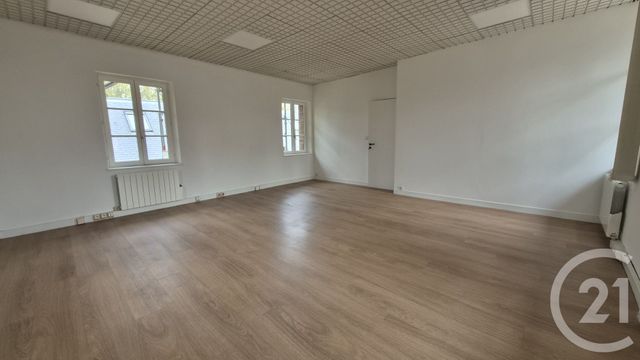 Bureaux à louer - 83.92 m2 - 77 - Seine-et-Marne