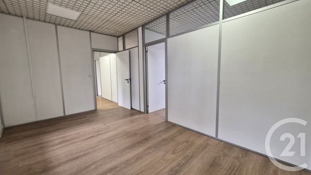 Bureaux à louer - 83.92 m2 - 77 - Seine-et-Marne