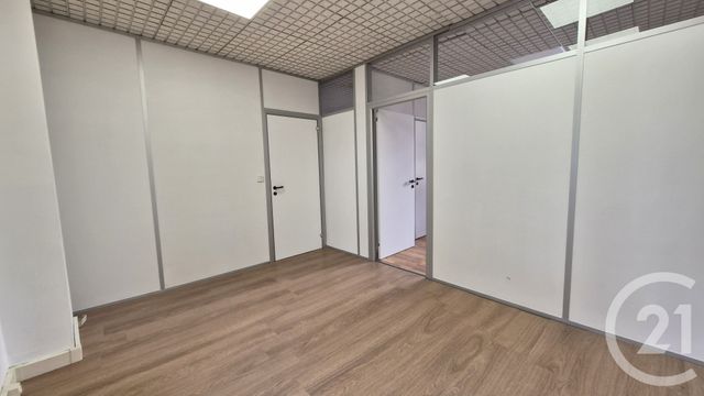 Bureaux à louer - 83.92 m2 - 77 - Seine-et-Marne