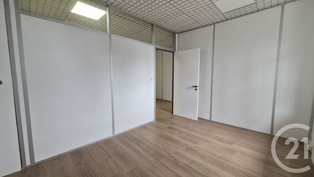Bureaux à louer - 83.92 m2 - 77 - Seine-et-Marne