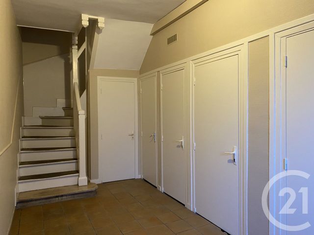 Appartement &agrave; louer - 4 pi&egrave;ces - 52,10 m2 - Fontainebleau - 77 - ILE-DE-FRANCE