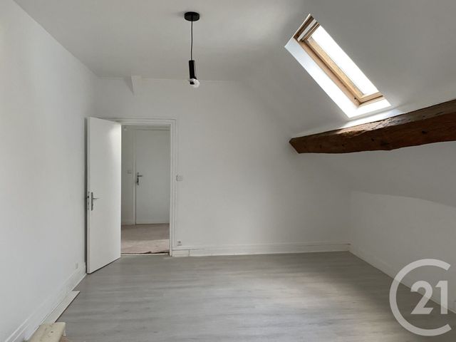 Appartement &agrave; louer - 4 pi&egrave;ces - 52,10 m2 - Fontainebleau - 77 - ILE-DE-FRANCE