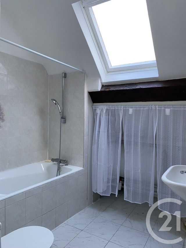 Appartement &agrave; louer - 4 pi&egrave;ces - 52,10 m2 - Fontainebleau - 77 - ILE-DE-FRANCE