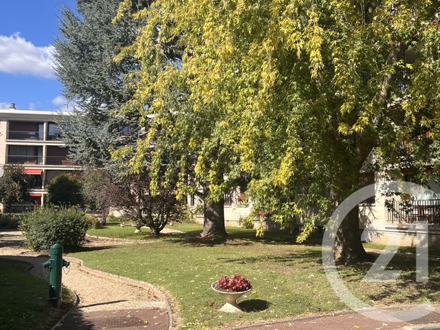 Appartement à vendre - 3 pièces - 60,54 m2 - Fontainebleau - 77 - ILE-DE-FRANCE