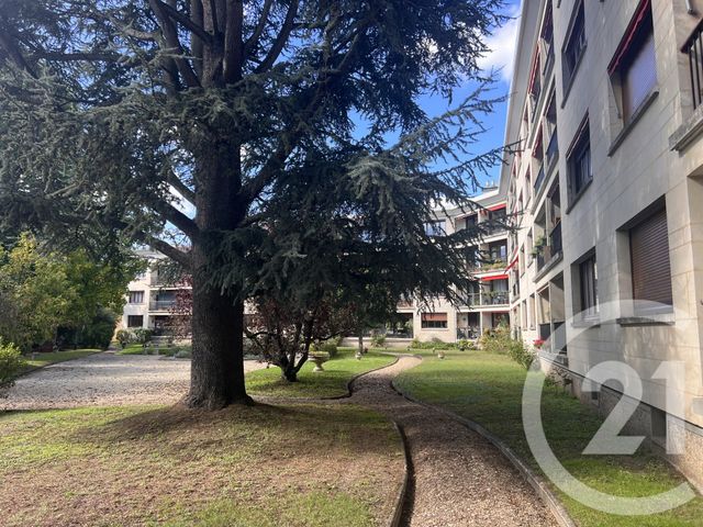 Appartement à vendre - 3 pièces - 60,54 m2 - Fontainebleau - 77 - ILE-DE-FRANCE
