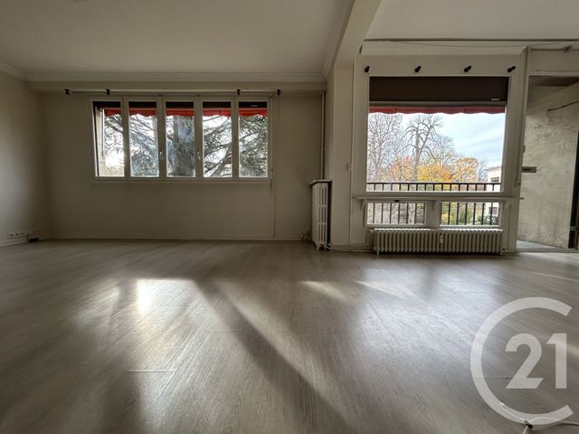 Appartement à vendre - 3 pièces - 60,54 m2 - Fontainebleau - 77 - ILE-DE-FRANCE