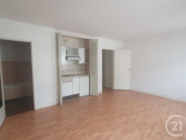 Appartement Studio &agrave; louer - 1 pi&egrave;ce - 30,39 m2 - Fontainebleau - 77 - ILE-DE-FRANCE
