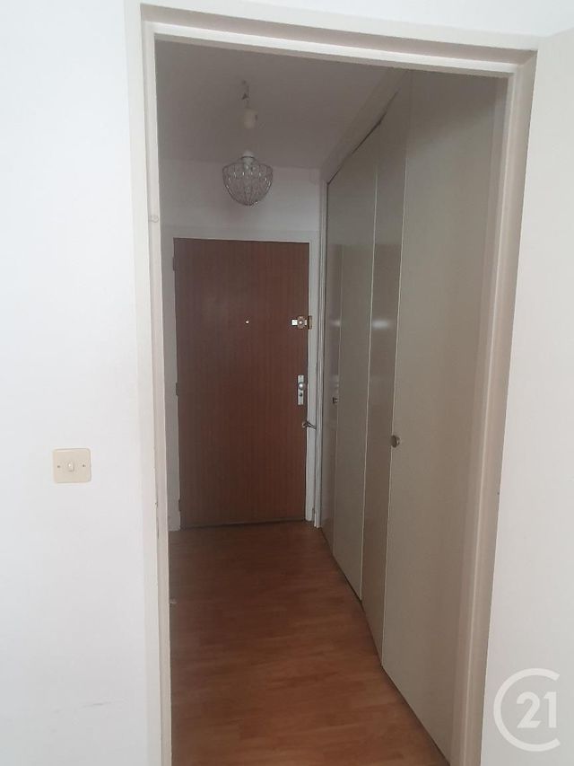 Appartement Studio &agrave; louer - 1 pi&egrave;ce - 30,39 m2 - Fontainebleau - 77 - ILE-DE-FRANCE