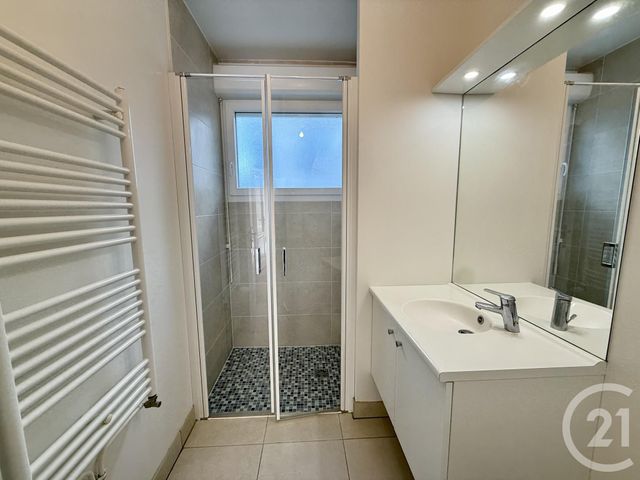 Appartement F4 &agrave; vendre - 4 pi&egrave;ces - 79,48 m2 - Fontainebleau - 77 - ILE-DE-FRANCE