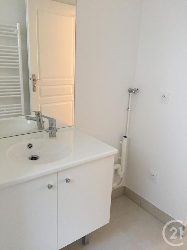 Appartement F4 &agrave; vendre - 4 pi&egrave;ces - 79,48 m2 - Fontainebleau - 77 - ILE-DE-FRANCE