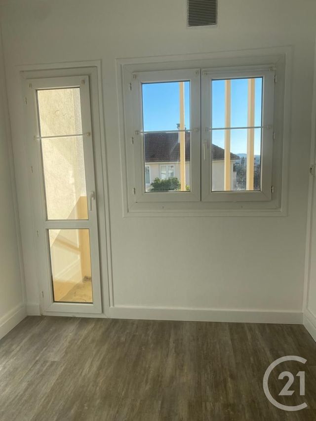 Appartement &agrave; vendre - 2 pi&egrave;ces - 41,74 m2 - Fontainebleau - 77 - ILE-DE-FRANCE