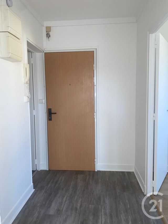 Appartement &agrave; vendre - 2 pi&egrave;ces - 41,74 m2 - Fontainebleau - 77 - ILE-DE-FRANCE