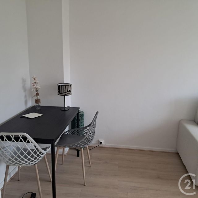 Appartement T3 à louer - 3 pièces - 51,21 m2 - Avon - 77 - ILE-DE-FRANCE