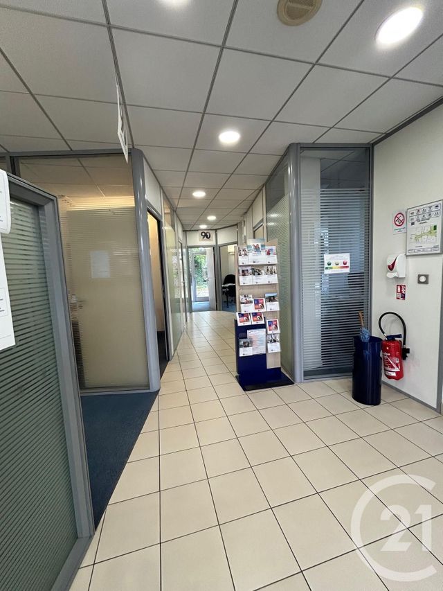 Local commercial à louer - 177.22 m2 - 77 - Seine-et-Marne