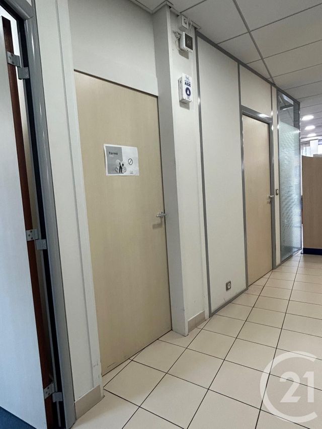 Local commercial à louer - 177.22 m2 - 77 - Seine-et-Marne