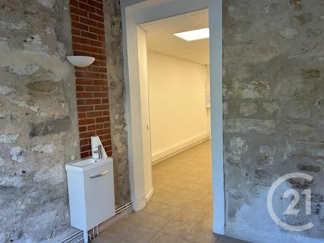 Local commercial à louer - 25.0 m2 - 77 - Seine-et-Marne