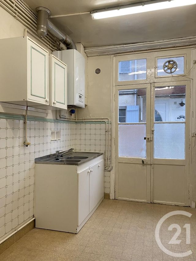 Appartement à louer - 2 pièces - 56,05 m2 - Fontainebleau - 77 - ILE-DE-FRANCE