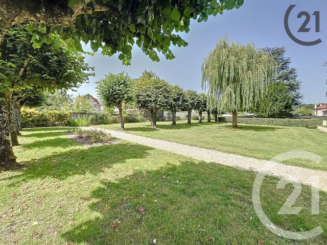 Appartement à vendre - 5 pièces - 74,79 m2 - Fontainebleau - 77 - ILE-DE-FRANCE