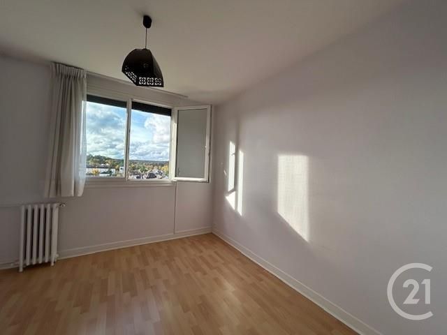 Appartement à vendre - 5 pièces - 74,79 m2 - Fontainebleau - 77 - ILE-DE-FRANCE