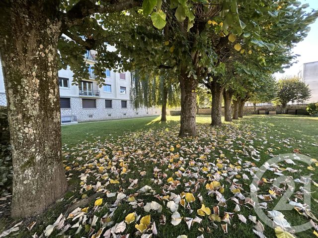 Appartement à vendre - 5 pièces - 74,79 m2 - Fontainebleau - 77 - ILE-DE-FRANCE