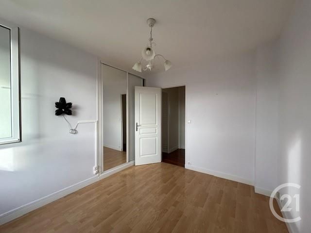 Appartement à vendre - 5 pièces - 74,79 m2 - Fontainebleau - 77 - ILE-DE-FRANCE