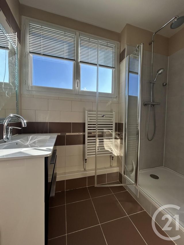 Appartement à vendre - 5 pièces - 74,79 m2 - Fontainebleau - 77 - ILE-DE-FRANCE