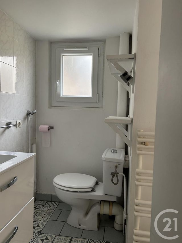 Appartement &agrave; louer - 2 pi&egrave;ces - 32,67 m2 - Fontainebleau - 77 - ILE-DE-FRANCE